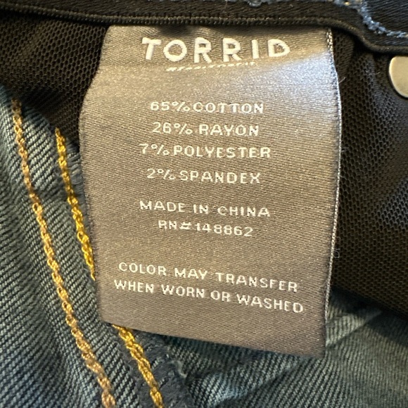 Torrid Bombshell Premium Stretch High-Rise Short Women’s Size 14 Slim Fit Dark - Picture 8 of 12